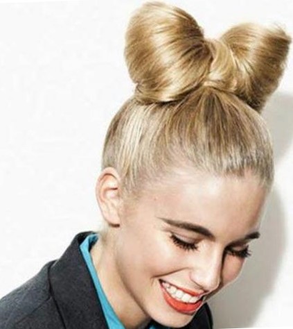 Модные прически на длинные волосы 2022 - фото женских причесок