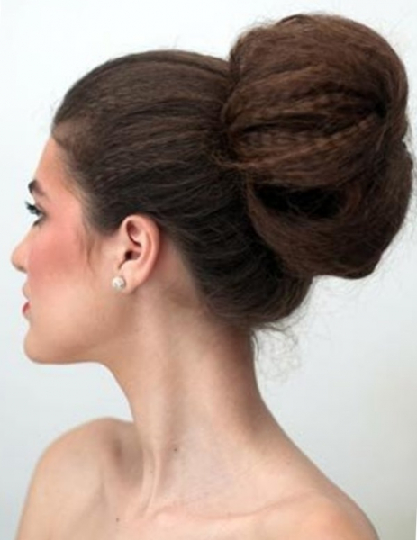 Модные прически на длинные волосы 2022 - фото женских причесок