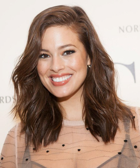 Модные женские прически на средние и длинные волосы в 2025 году. Стильные и креативные фото