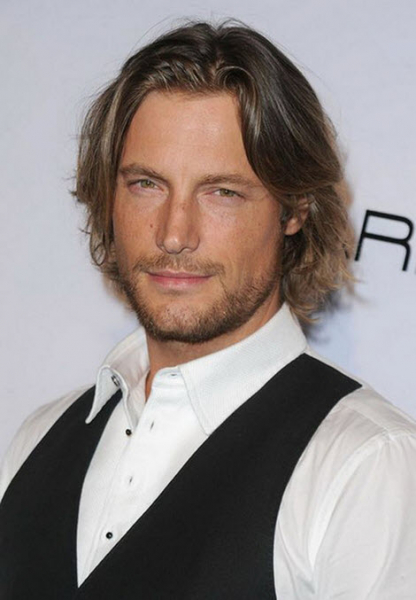 Прически и укладки на длинные волосы для мужчин: фото 2020