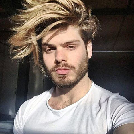 Прически и укладки на длинные волосы для мужчин: фото 2020