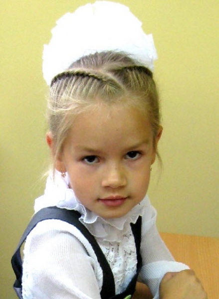 Трендовые прически на 1 сентября: последние стили (с фото и видео