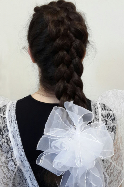 Трендовые прически на 1 сентября: последние стили (с фото и видео