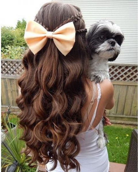 Трендовые прически на 1 сентября: последние стили (с фото и видео