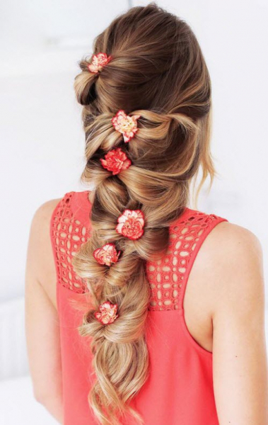 Трендовые прически на 1 сентября: последние стили (с фото и видео