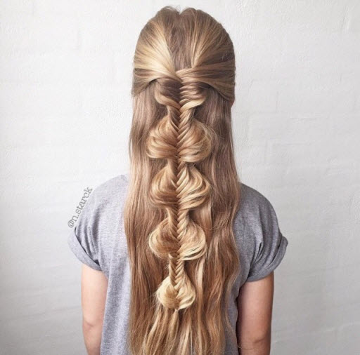 Трендовые прически на 1 сентября: последние стили (с фото и видео