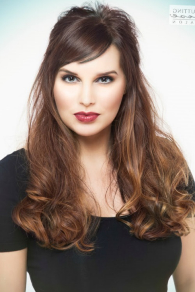 Прически с челкой на средние и короткие волосы - Фото