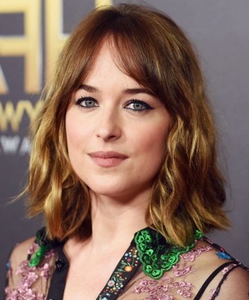 Прически с челкой на средние и короткие волосы - Фото