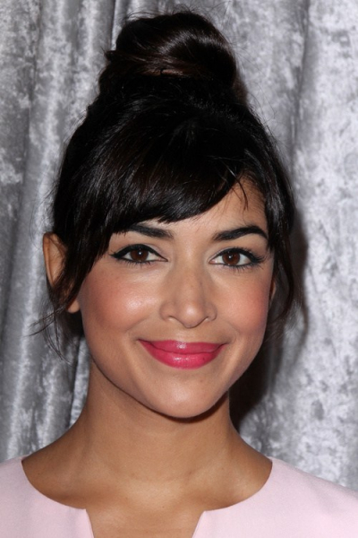 Прически с челкой на средние и короткие волосы - Фото