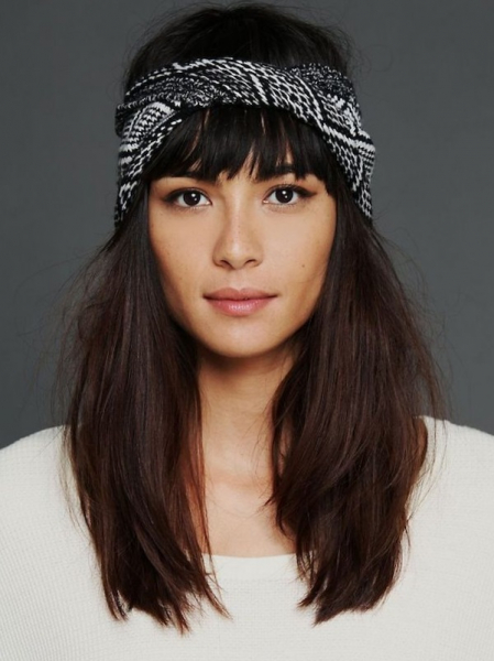 Прически с челкой на средние и короткие волосы - Фото