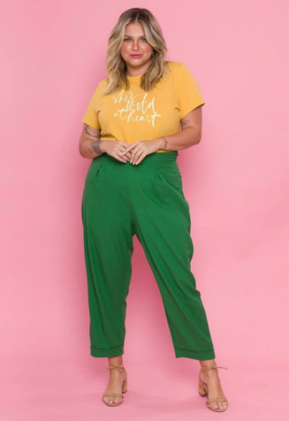 Прически для женщин plus-size: модные тенденции и актуальные фото 2025 года