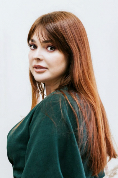 Прически для женщин plus-size: модные тенденции и актуальные фото 2025 года