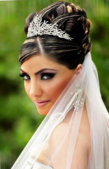 Свадебные прически на длинные, короткие и средние волосы 2022