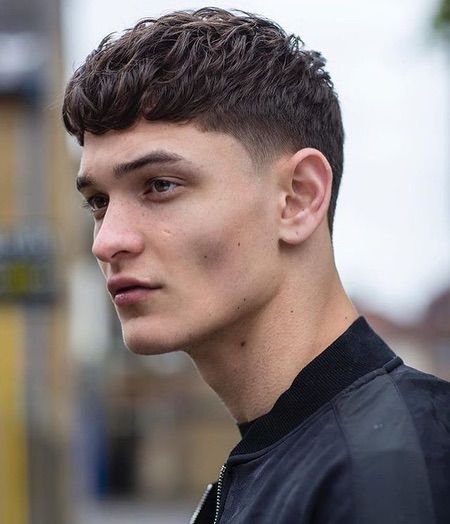 Текстурированные прически для мужчин: модные тенденции 2025 года