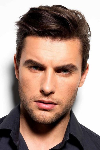 Текстурированные прически для мужчин: модные тенденции 2025 года