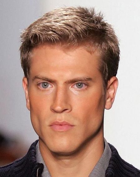 Текстурированные прически для мужчин: модные тенденции 2025 года