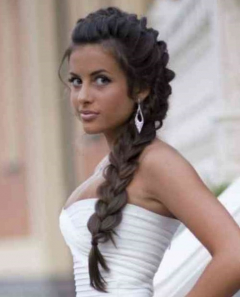 Вечерняя прическа на длинные волосы своими руками - фото