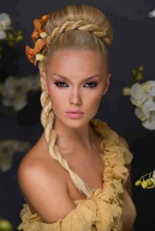 Вечерняя прическа на длинные волосы своими руками - фото